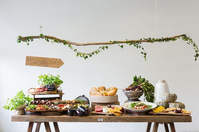 decorating food table