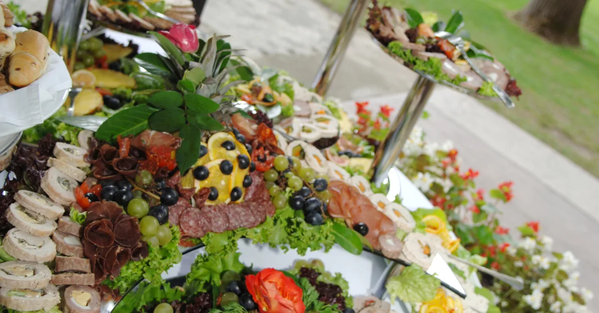 outdoor wedding catering - food