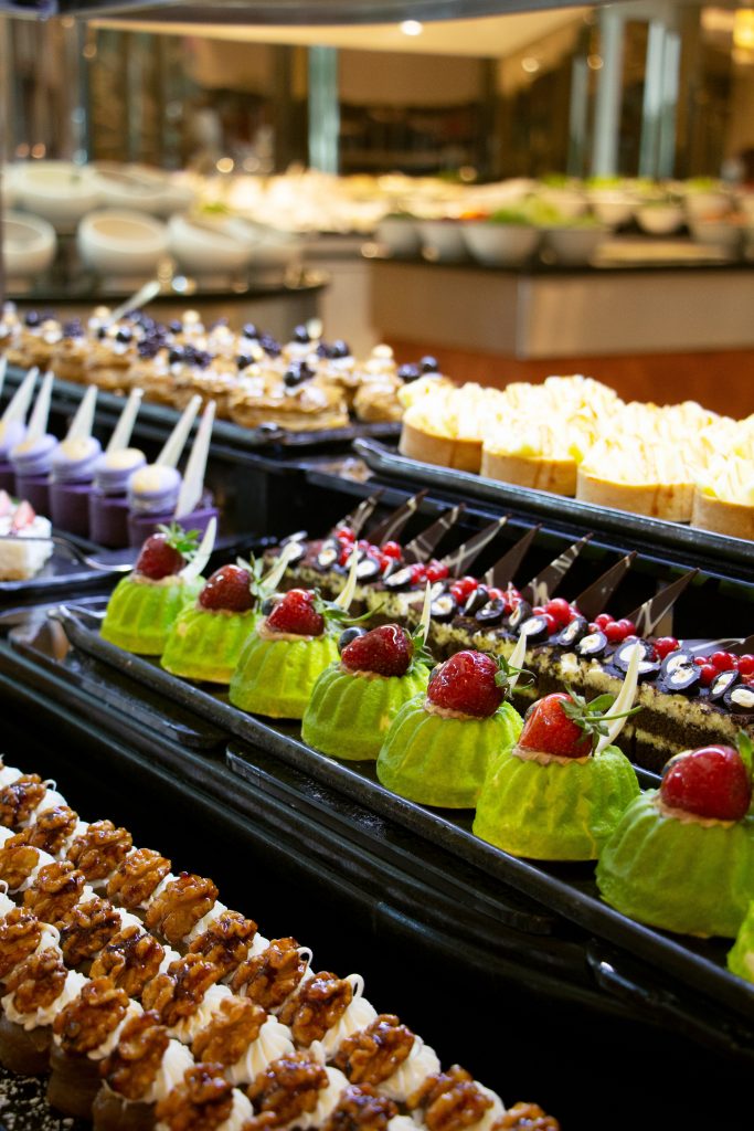 food station wedding catering trends